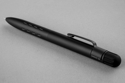 Эта ручка с алмазоподобным углеродным покрытием (DLC) идеально обработана на станке.