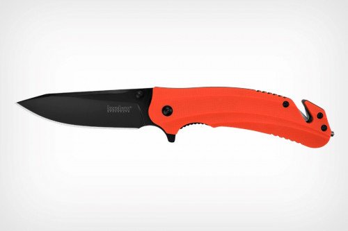 Нож Kershaw Barricade также оснащен ножом для ремня безопасности и аварийным разбивателем стекла.
