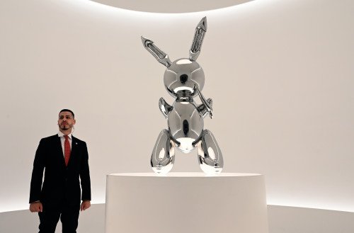 Что означают рекордные продажи «Кролика» Джеффа Кунса для будущего аукционов, ориентированного на зрелище